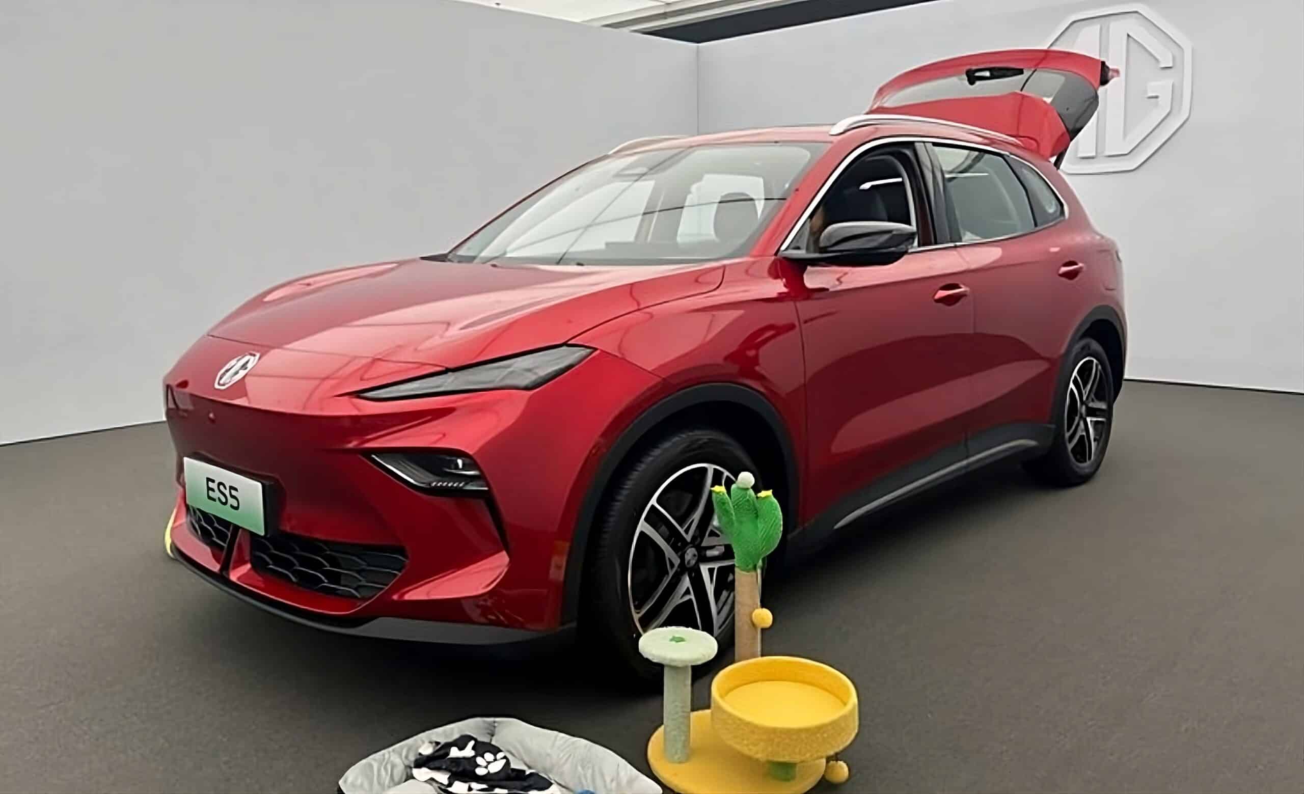 SAIC’s MG ES5 all-electric SUV debuts in China with 525 km range