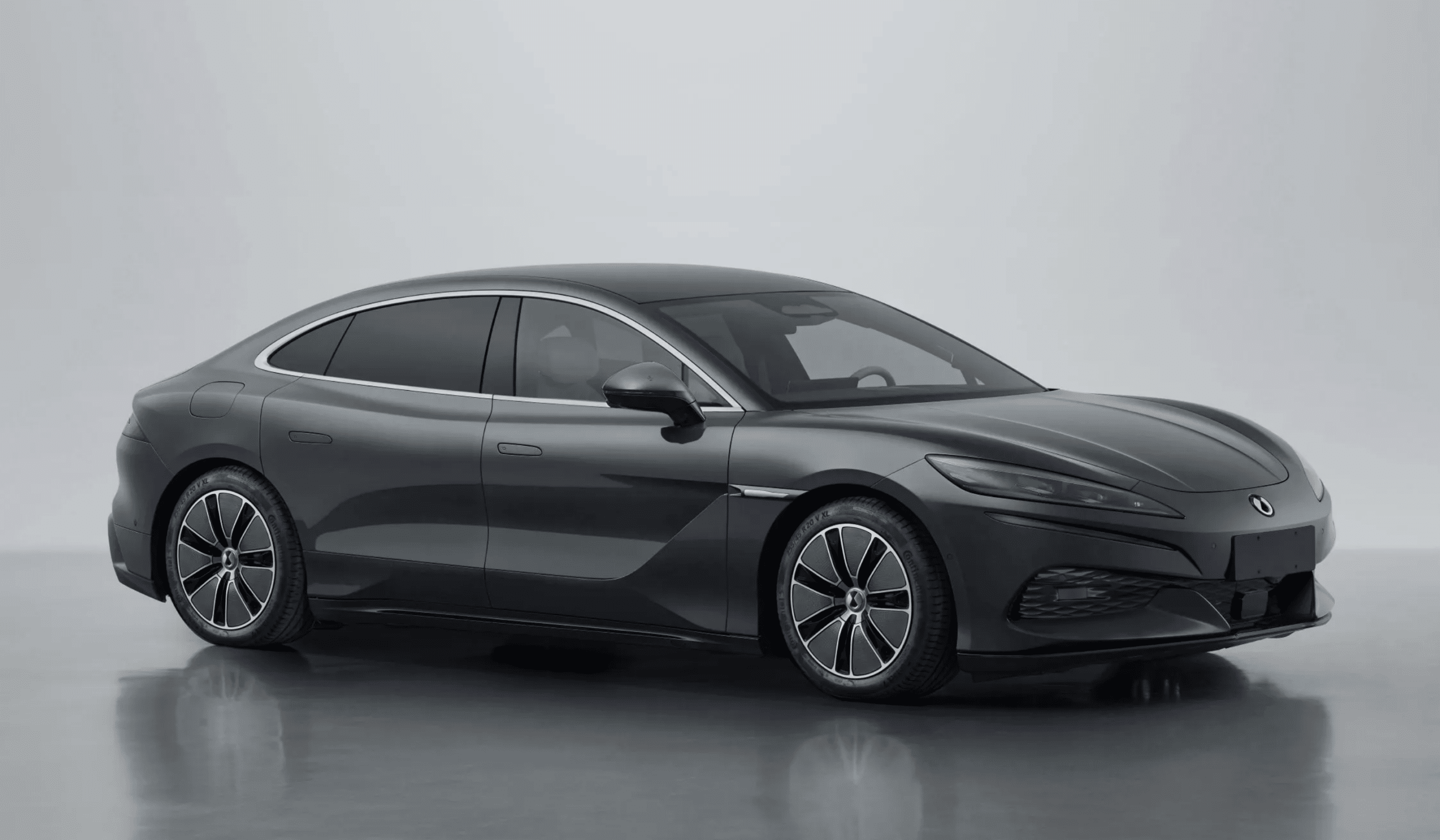 Denza Z9 luxury sedan set to begin deliveries in early December, starting at 46,200 USD